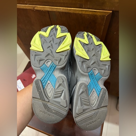 Adidas Falcon grey sneakers. Used. Size UK 6 - Picture 7 of 9